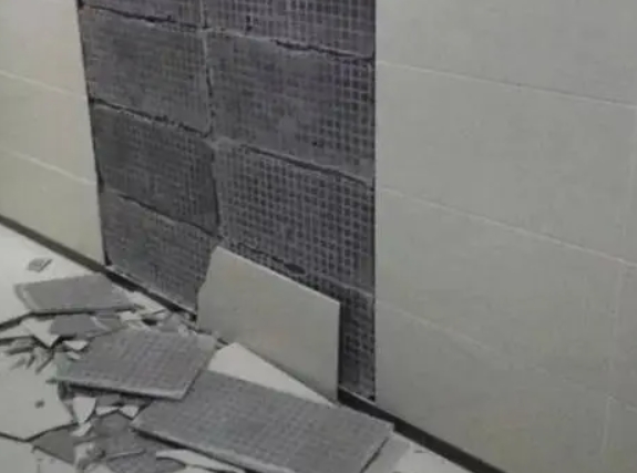 小店瓷砖空鼓维修公司分享下小店墙砖松动维修的知识